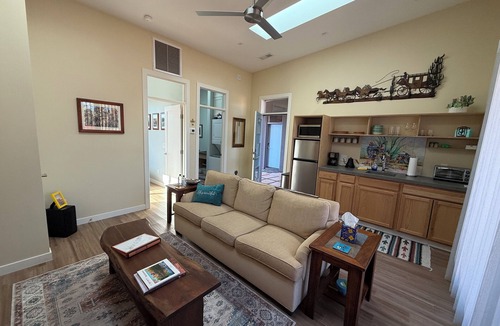 Oak Creek Cabin | Red Canyon Casita - Stargazing + Red Rock Pass 1Bed, 1Bath Casita - Sleeps 2