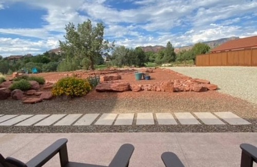 Oak Creek Cabin | Red Canyon Casita - Stargazing + Red Rock Pass 1Bed, 1Bath Casita - Sleeps 2
