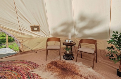 Stanton House | Red River Gorge Cozy Glamping Tent for 4 AC, Fire Pit & Hot Tub