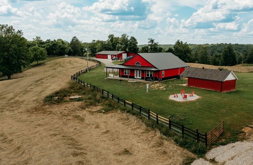 Denniston House | Red River Ranch Retreat- HOT TUB, Views, Pond- Near RRG
