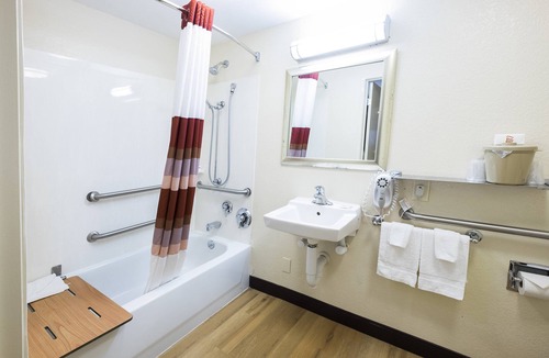 North Charleston Hotel | Red Roof Inn North Charleston Coliseum