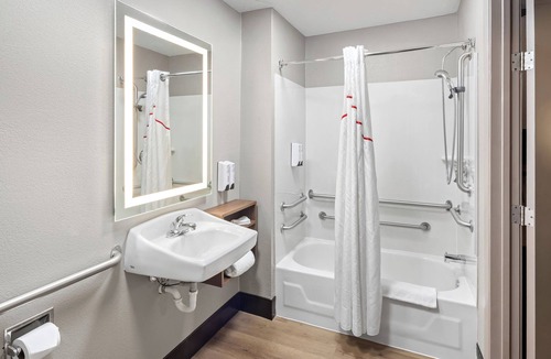 Columbus Hotel | Red Roof Inn PLUS+ Columbus-Ohio State University OSU