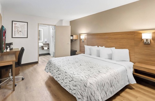 Columbus Hotel | Red Roof Inn PLUS+ Columbus-Ohio State University OSU