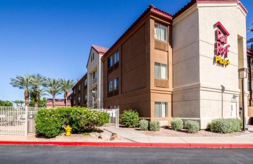 Tempe Hotel | Red Roof Inn PLUS+ Tempe - Phoenix Airport