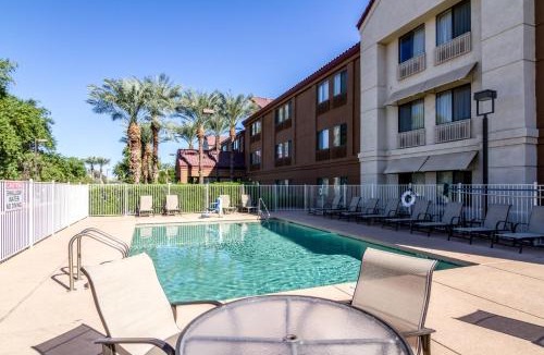 Tempe Hotel | Red Roof Inn PLUS+ Tempe - Phoenix Airport