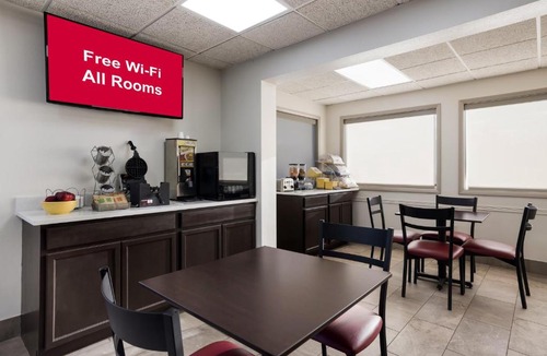 Weedsport Hotel | Red Roof Inn Weedsport