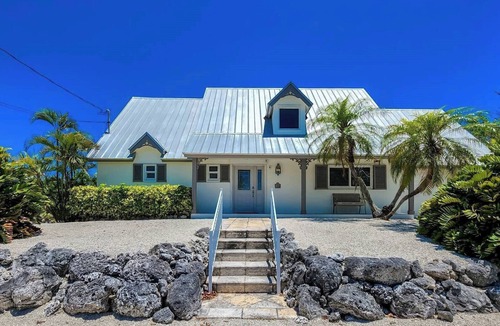 Marathon House | Reel Sunset 3/2 with Pool and Canalfront in Duck Key