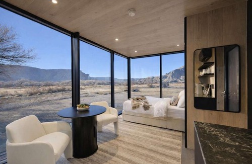 Torrey House | Reflections - Luxe Mirror Home Near Capitol Reef