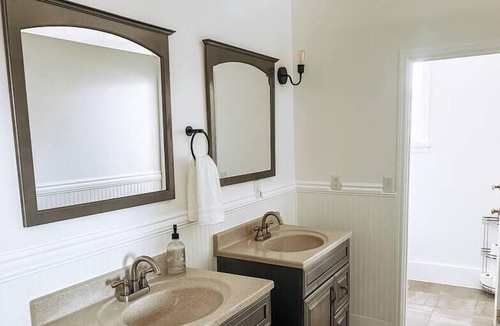 Gunnison House | Relax at The Gunnison House