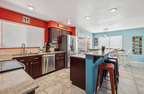 Chandler House | Relax in Style! Private Pool, Resort Backyard & 4BR Luxury Oasis in Chandler
