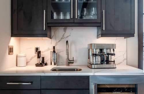 Edwards House | Relax, rejuvenate in modern mountain home! Vacationers only, please