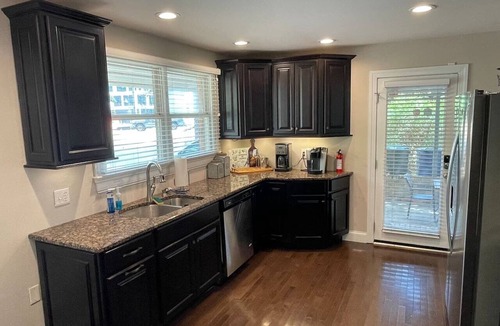North Hills House | Relax, Shop, Dine, or Explore North Hills Main