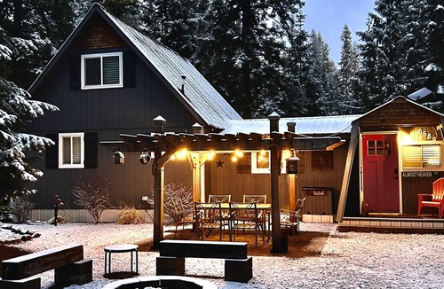 Priest River Cabin | Relax with your friends and family at this peaceful slice of heaven.