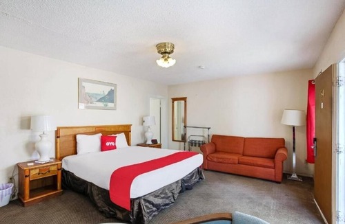 Yuma Hotel | Relaxing 3 Queen Bed Room Near Yuma Territorial Prison Park & West Wetlands Park