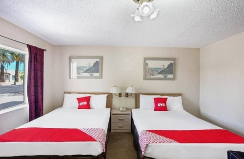 Yuma Hotel | Relaxing 3 Queen Bed Room Near Yuma Territorial Prison Park & West Wetlands Park