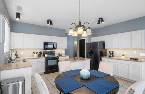 Stetson Hills State House | Relaxing 4BR Retreat｜Private Pool, Office & Pet-Friendly Fenced Yard #41691