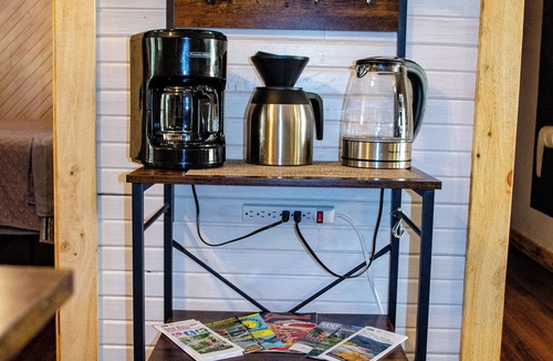Wellington Cabin | Relaxing cabin surrounded by woods. Near RRG/Cave Run/DBNF. Dog friendly!