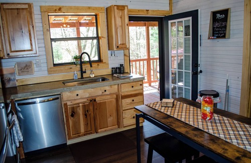 Wellington Cabin | Relaxing cabin surrounded by woods. Near RRG/Cave Run/DBNF. Dog friendly!