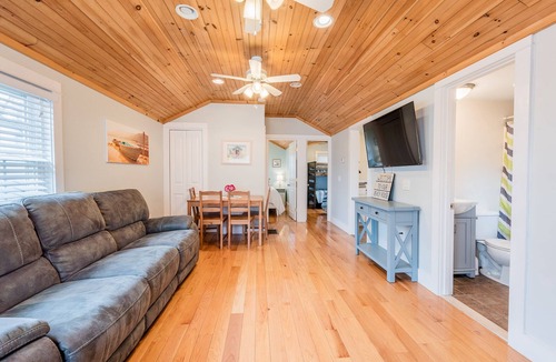 Westerly Cottage | Relaxing Getaway with Town Beach Access