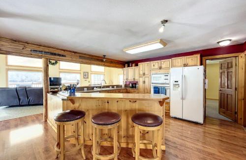 Dayton House | Relaxing Mountain view, 5 bdr sleeps 11, 4400 sqft