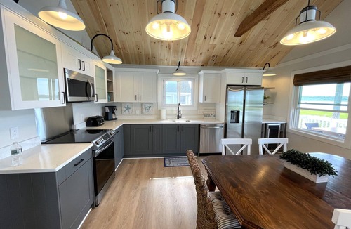 Westerly House | Relaxing Nestled btw Watch Hill & Weekapaug! BEACH, waterviews, newly renovated