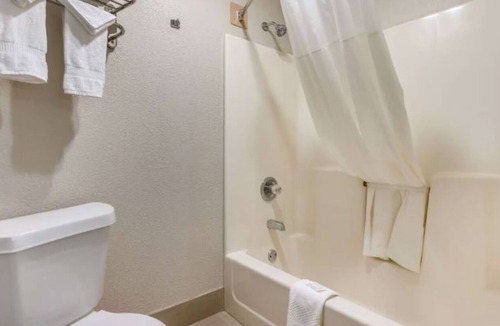 Jeffersontown Hotel | Relaxing Room by I-64 | Indoor Pool Access & Complimentary Breakfast & Parking