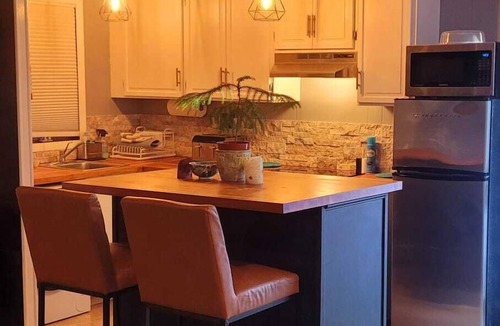 Weston Apartment | Relaxing studio with kitchen in weston woods