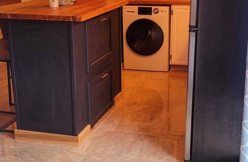 Weston Apartment | Relaxing studio with kitchen in weston woods
