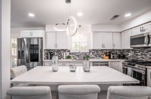 Madera House | Remodeled 1-Acre Ranch Style Home in Madera