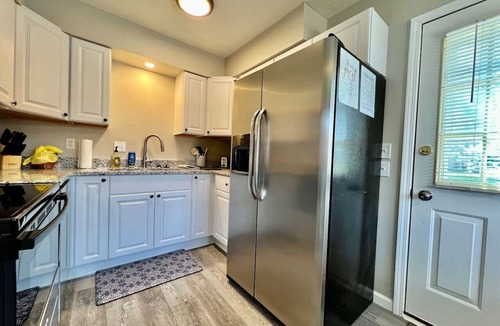 Lindenwald House | Remodeled 2 BDRM Ranch Attached Home Liberty, TWP
