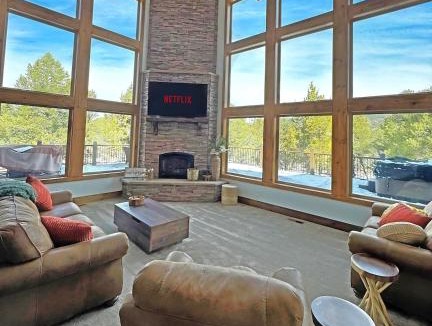 Zion National Park East Entrance House | Remodeled Cabin 7 Miles from Zions National Park