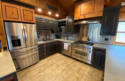 Alpine Cabin | Remodeled Cabin with Pool Table and Hot-Tub in Wyoming