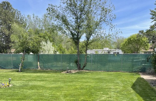 Mountain Home House | Remodeled cute home w/large yard all fenced, 2min walk to shopping, restaurant’s