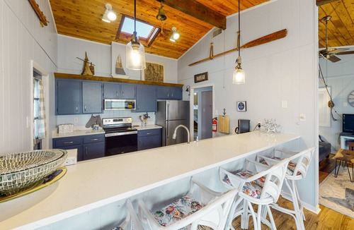 Sandbridge House | Remodeled, ocean view home with rooftop deck & fast WiFi - dog-friendly