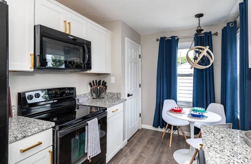Dayton House | Remodeled-Pet friendly-5 min to WPAFB and Downtown