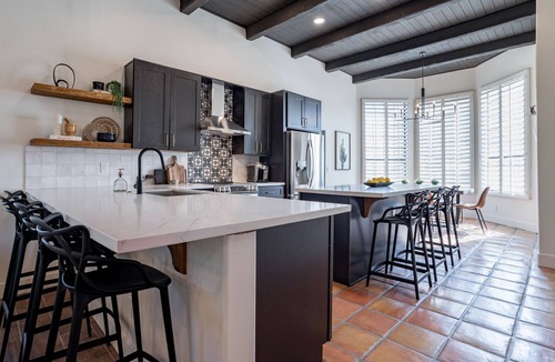 Covey House | Remodelled Resort Style Home Near Best Dining and Shopping