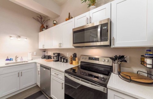 West Central Apartment | Renovated 2 bed, 2 bath, Near Arena and Downtown!