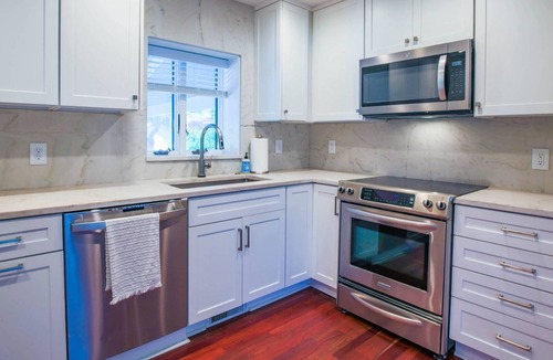 Sullivan's Island House | Renovated 28+ Night Beach Home w/ Private Pool, Hot Tub, 2 Master Suites, 3 Porches & Roof Deck!