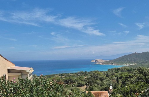 Marine de Davia Apartment | Renovated air-conditioned apartment with sea view in Corbara