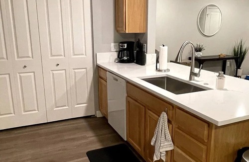 Meridian Apartment | Renovated and Comfortable-South Meridian. Close to everything.