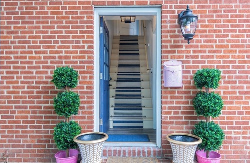 Annapolis Condo | Renovated Apt In Historic Dist w/2 Parking Spots
