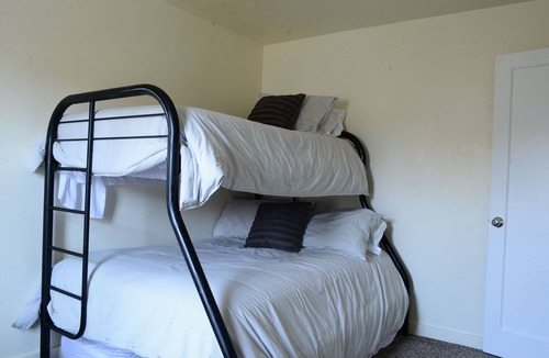 Alton House | Renovated farm house in Alton, UT. Within 45 minutes of Bryce and Zion.