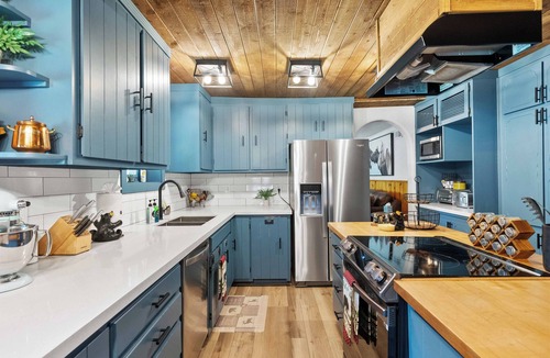 Flagstaff Cabin | Renovated Historic Flagstaff Cabin, Trails, Hot tub