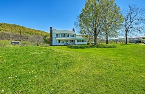 Plummers Landing House | Renovated KY Farmhouse Retreat w/Pasture Views!