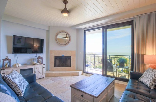 Isle of Palms Condo | Renovated Penthouse with Ocean Views, Community Pool, Kid Pool, Beach Access & Roof Deck