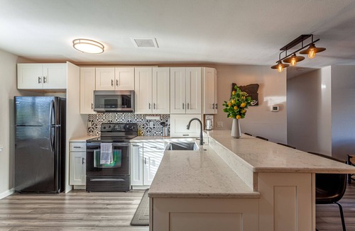 Old Town Chinatown Condo | Renovated waterfront condo near the Pearl District