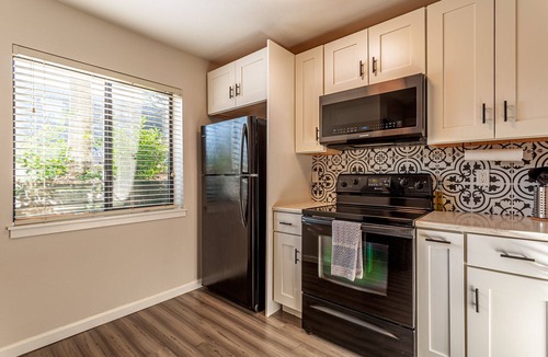 Old Town Chinatown Condo | Renovated waterfront condo near the Pearl District