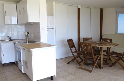 Tizzano Apartment | RESIDENCE FIORAVANTI 1 APARTMENTS WITH SEA VIEW IN TIZZANO