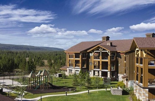 West Yellowstone Condo | Resort 1BD condo 1 block from Yellowstone gates with resort amenities