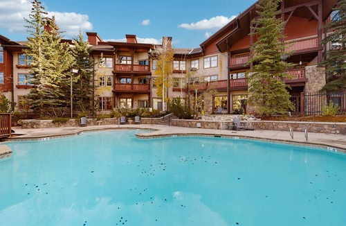 Salt Lake Mountain Resorts Condo | Resort Townhome with Deck, Grill, Fireplace, WiFi, Shared Pool & Hot Tub-Sauna